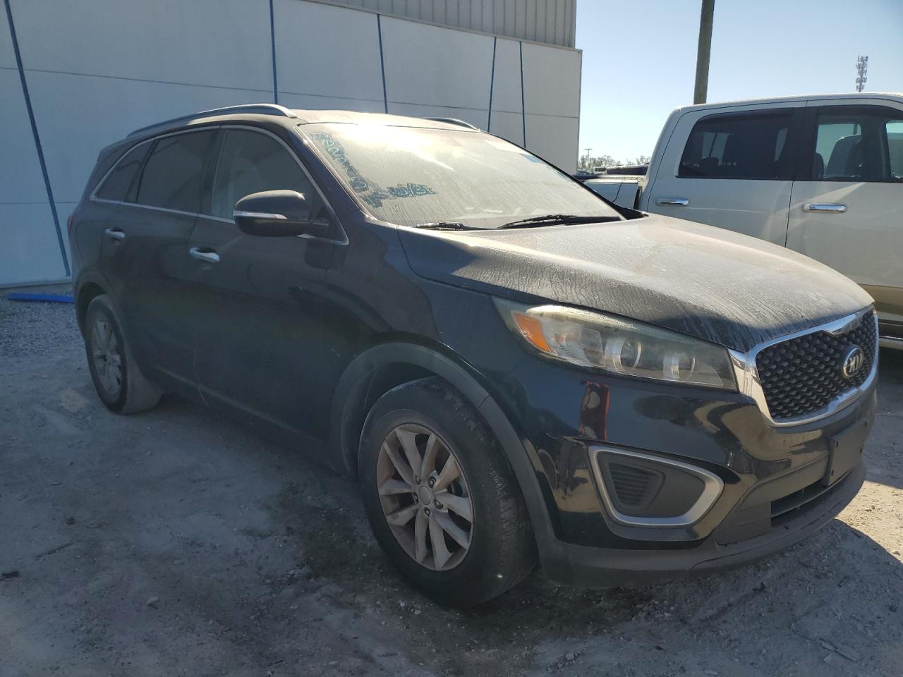 VIN 5XYPG4A51GG002243 2016 KIA SORENTO no.4