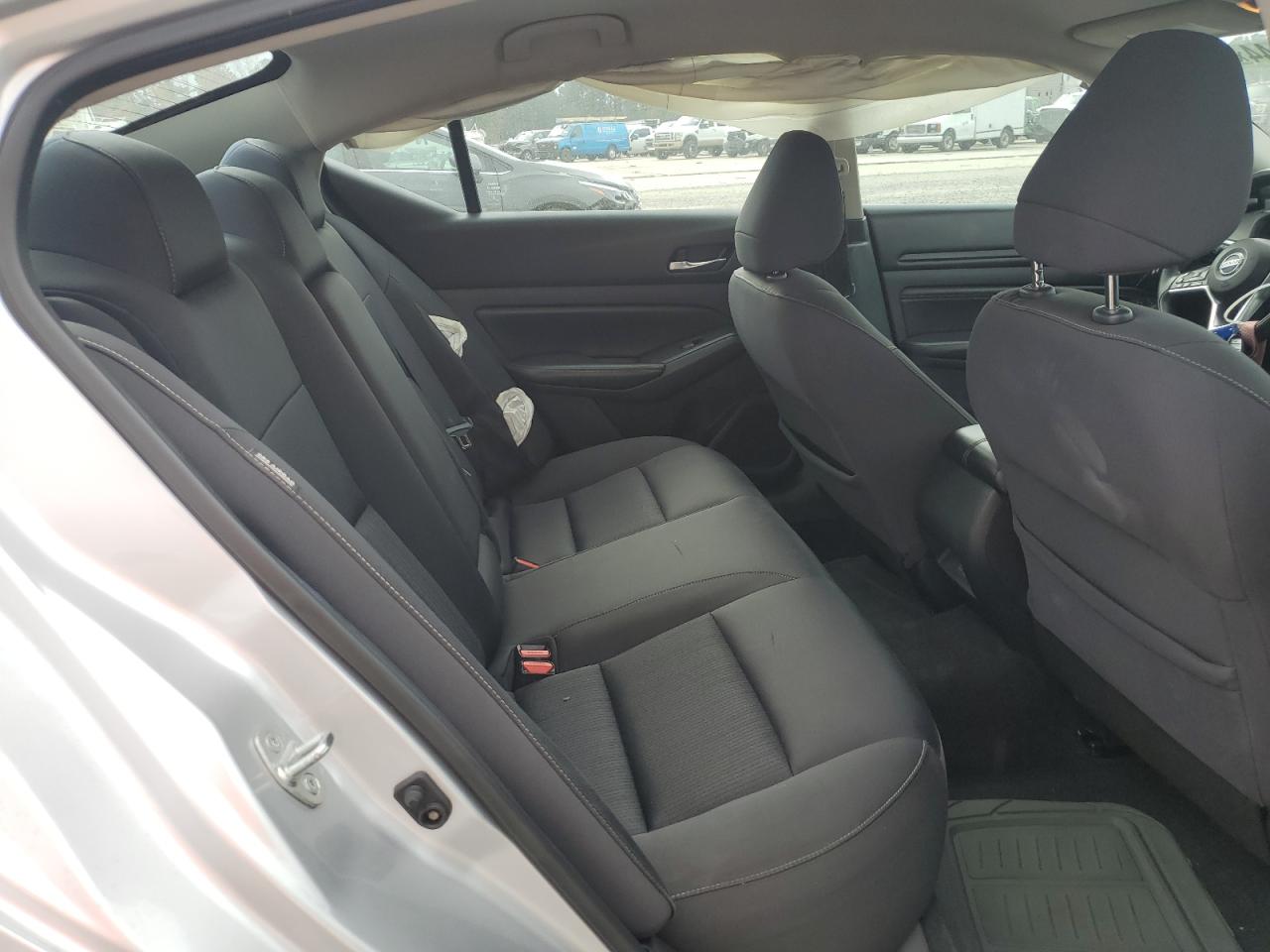 2019 Nissan Altima - Image 10