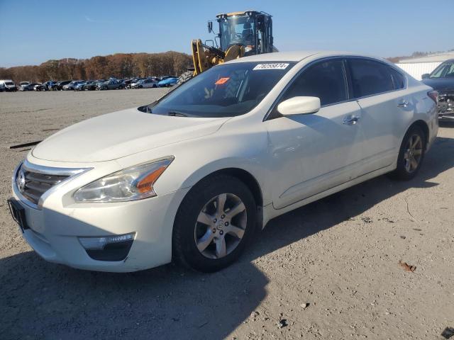 Sedans NISSAN ALTIMA 2015 White