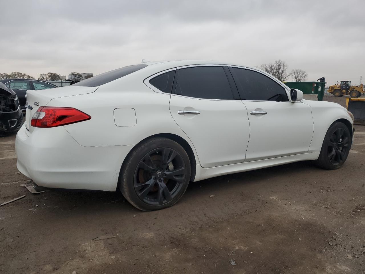 2011 Infiniti M - Image 3