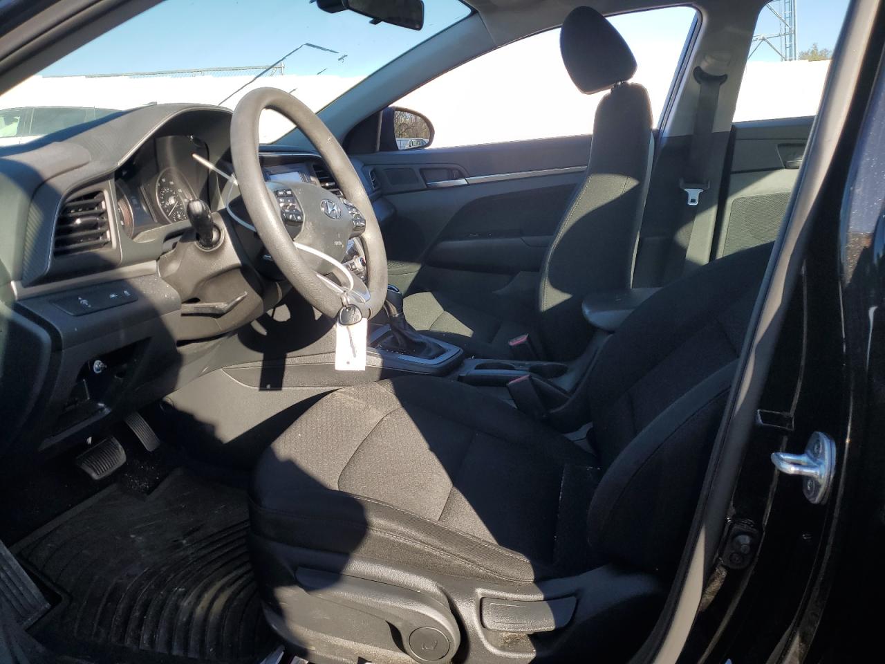 2020 Hyundai Elantra - Image 7