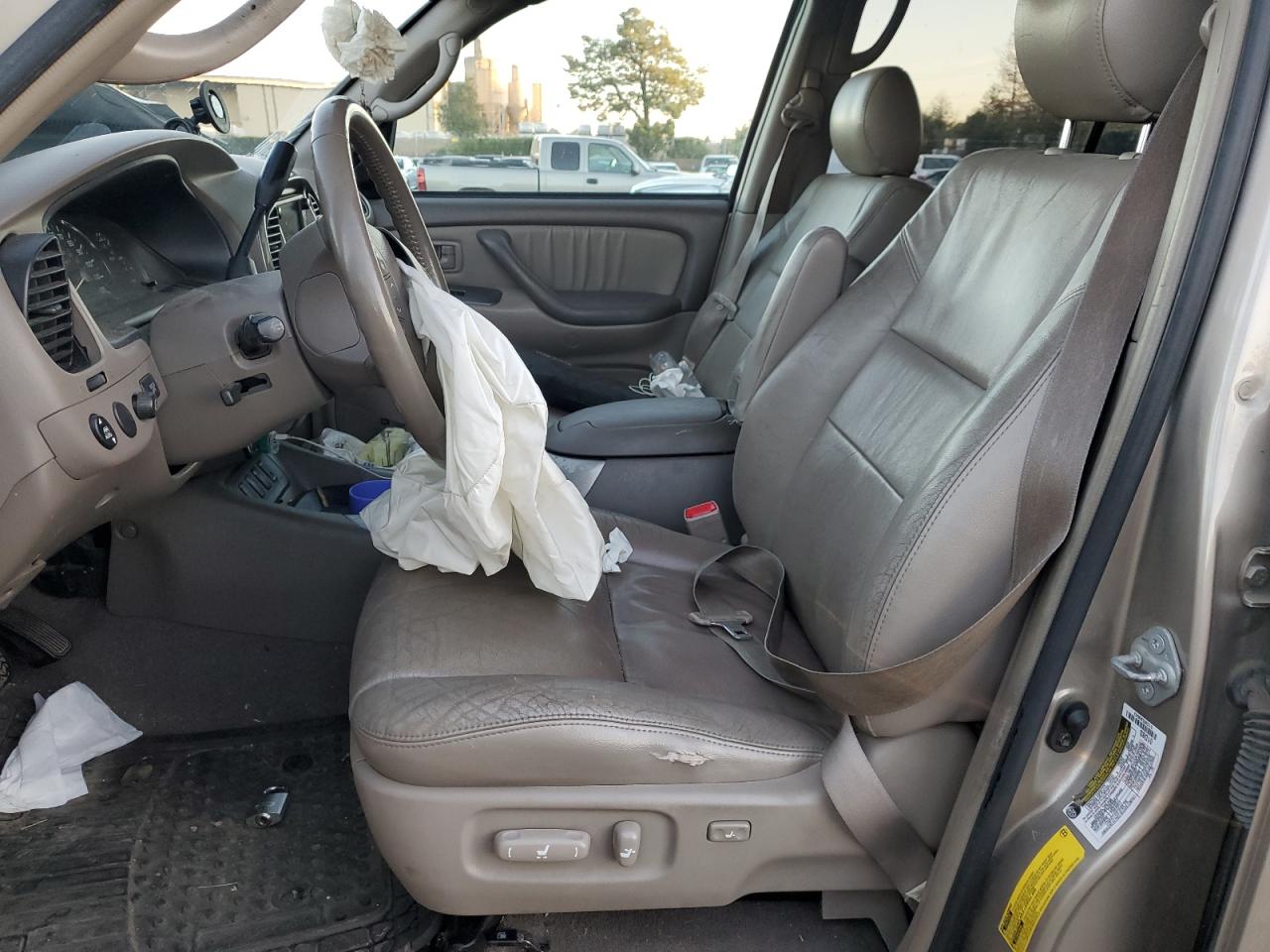 2005 Toyota Sequoia - Image 7