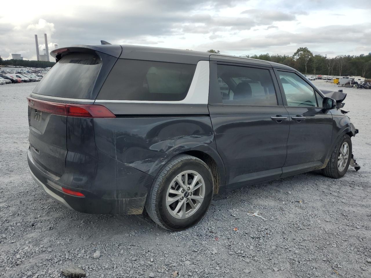 2022 Kia Carnival - Image 3
