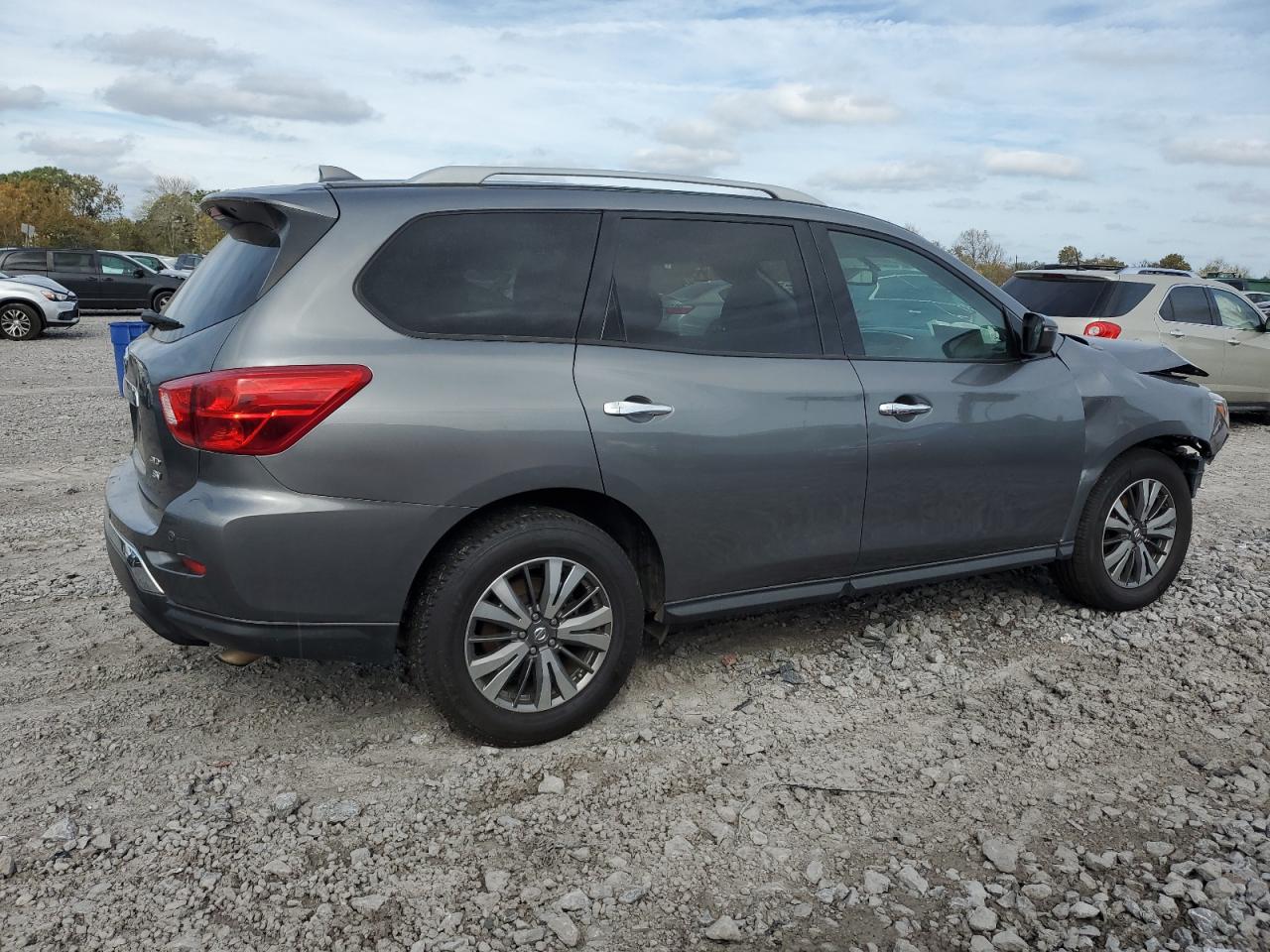 2020 Nissan Pathfinder - Image 3