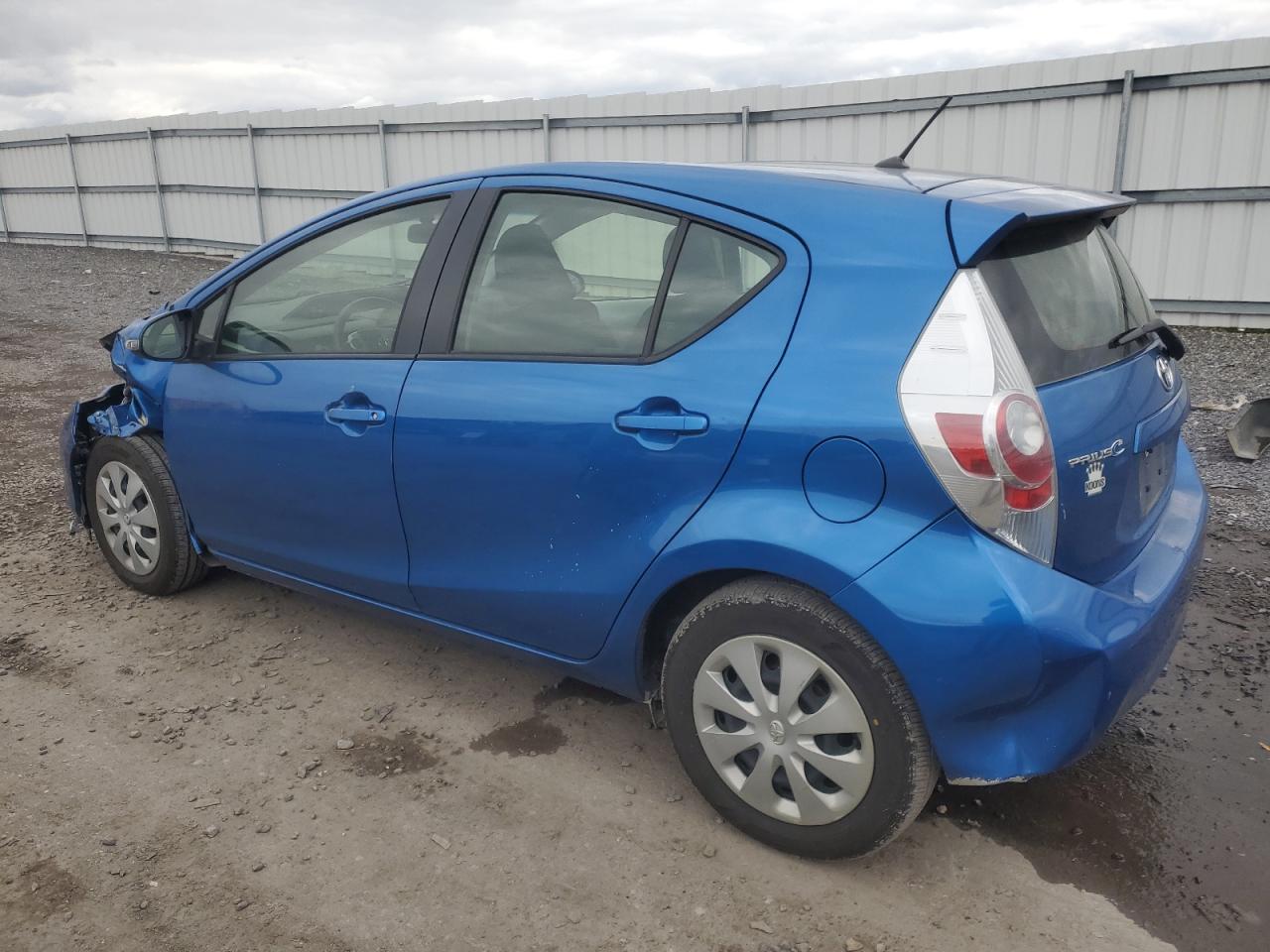 2014 Toyota Prius - Image 2