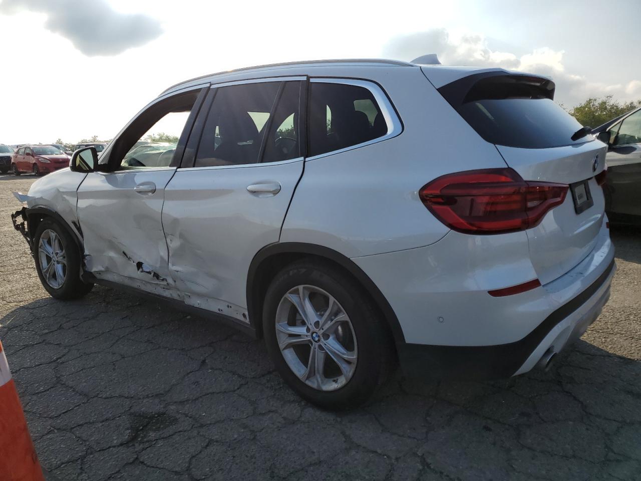 VIN 5UXTR7C58KLR53493 2019 BMW X3 no.2