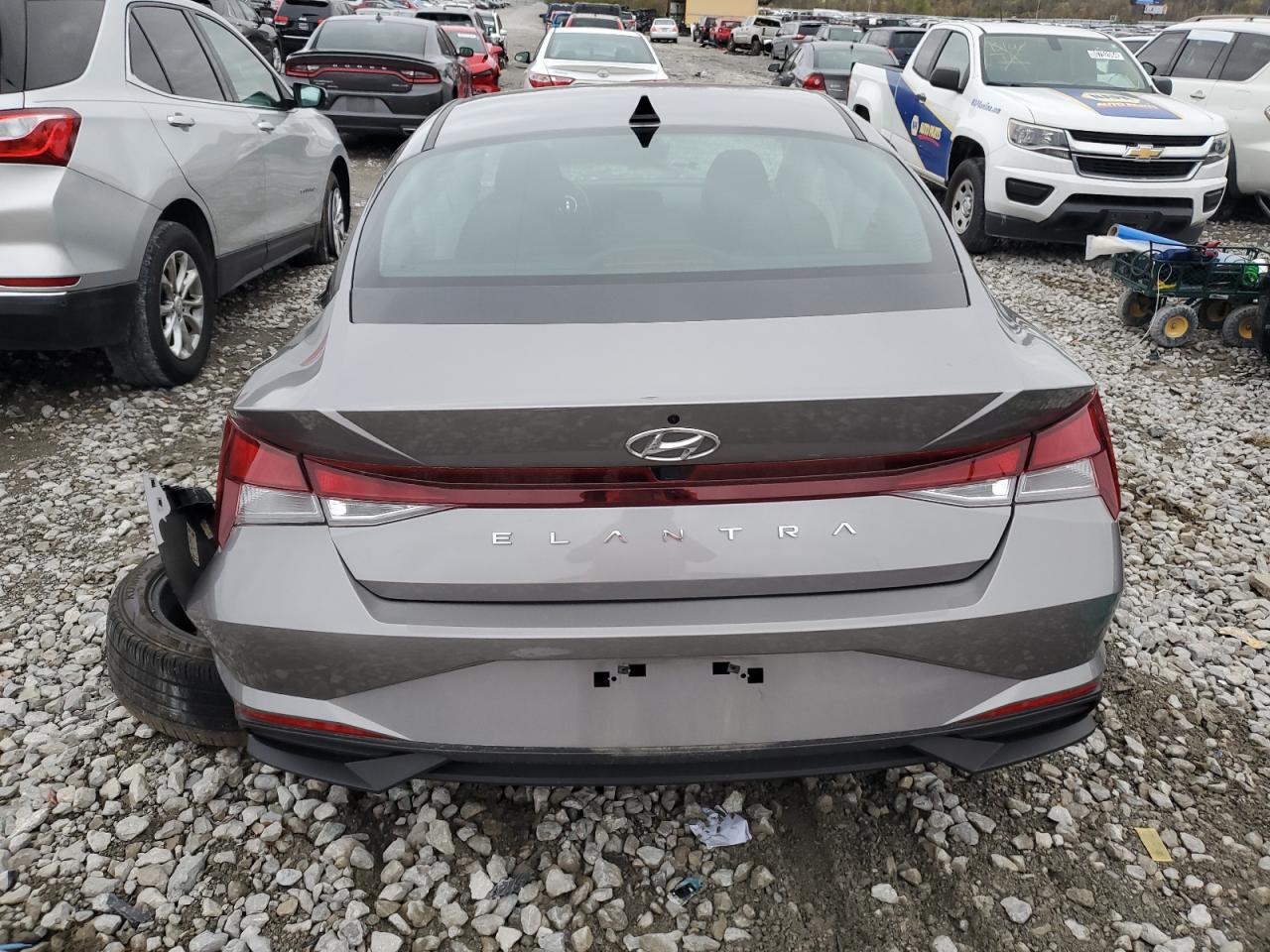 2023 Hyundai Elantra - Image 6