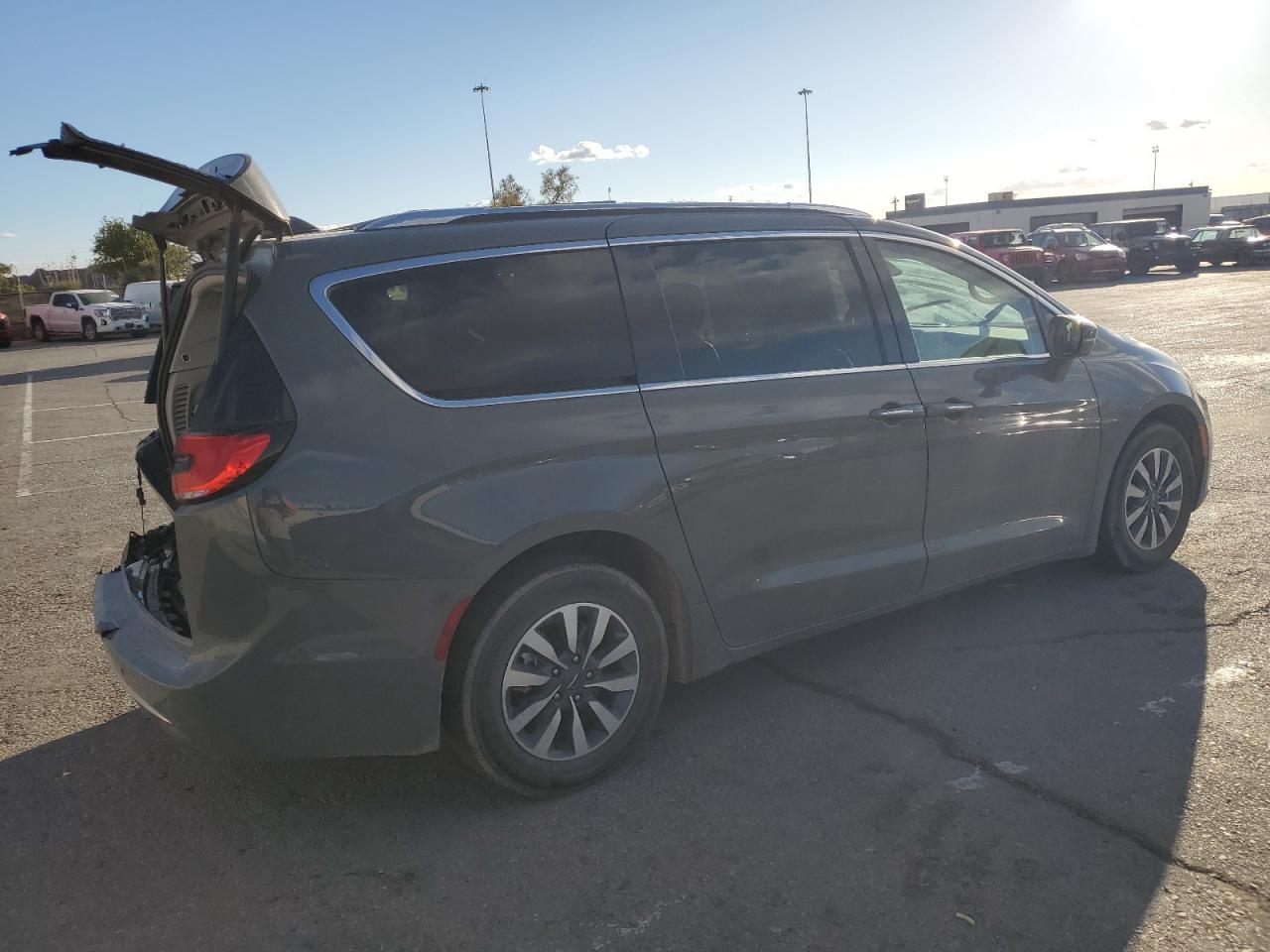 2021 Chrysler Pacifica - Image 3