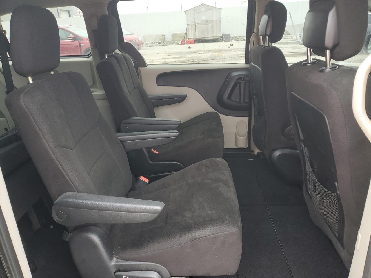 2012 Dodge Caravan - Image 11