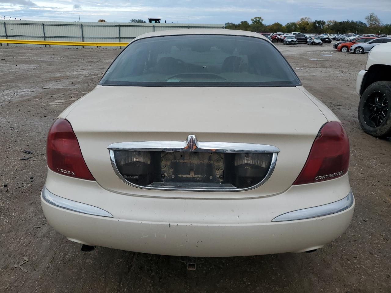 2000 Lincoln Continental VIN: 1LNHM97V3YY822233 Lot: 78951144