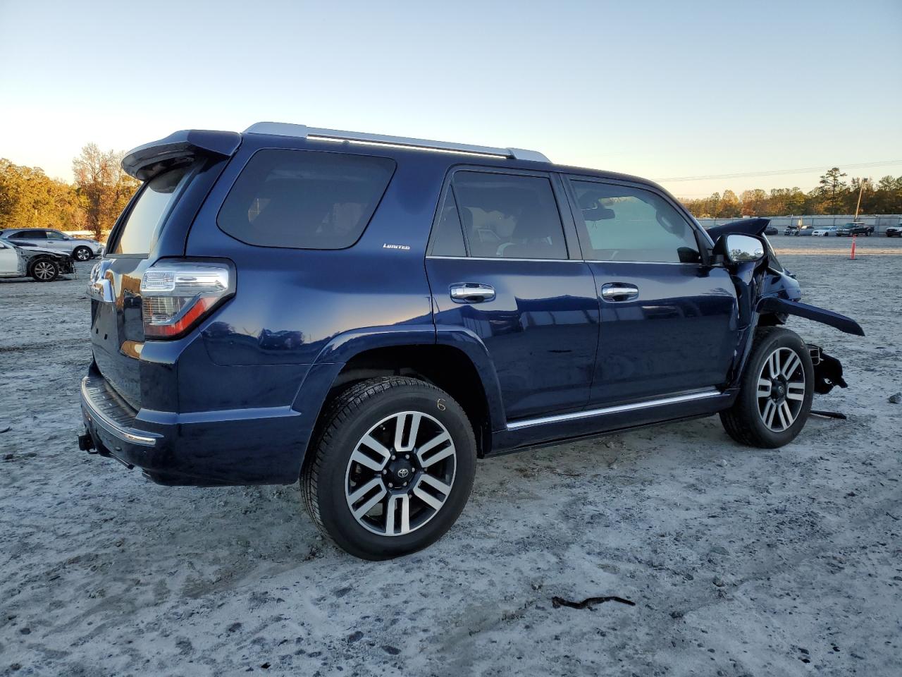 2018 Toyota 4Runner - Image 3