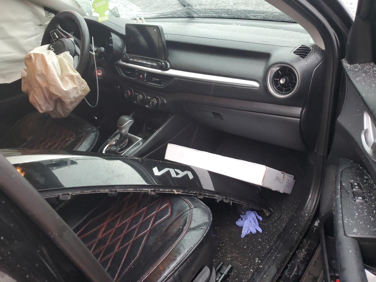 2022 Kia Forte - Image 8