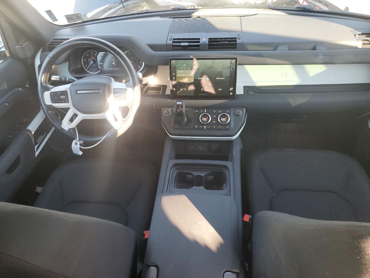 2022 Land Rover Defender - Image 8