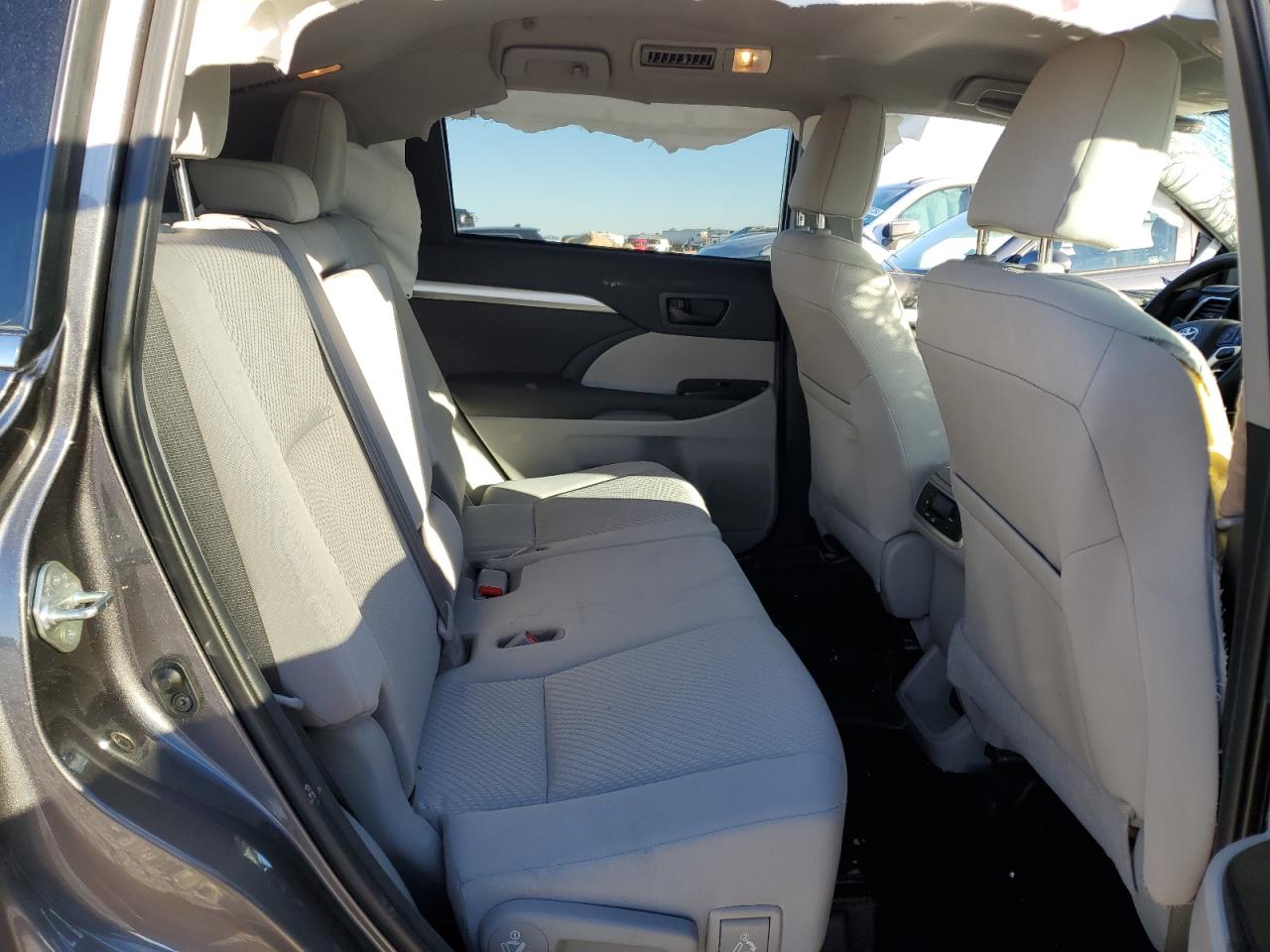 2019 Toyota Highlander - Image 11