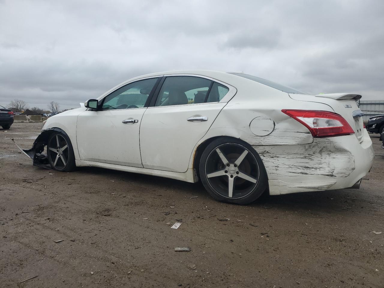 2009 Nissan Maxima - Image 2