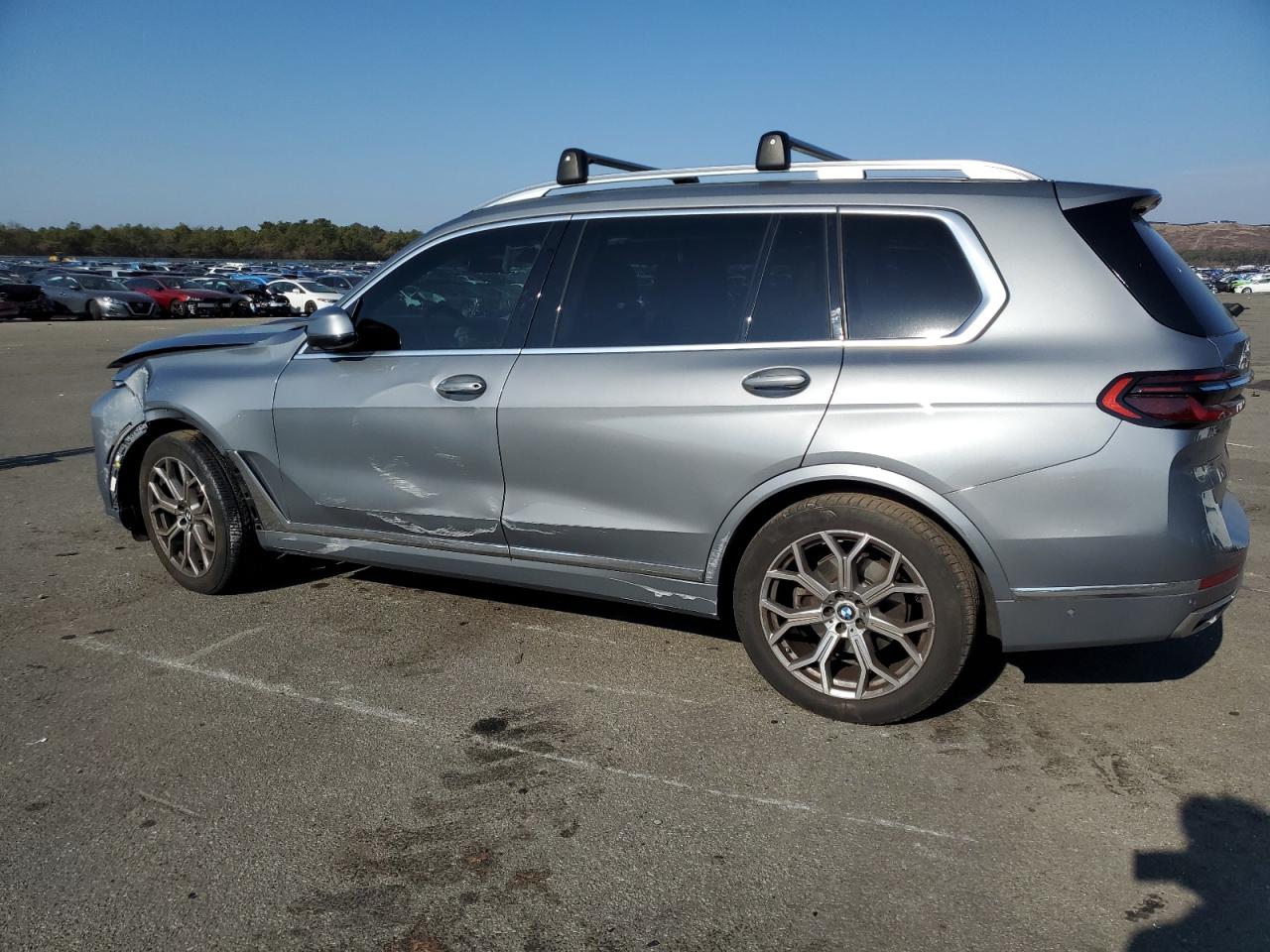 2023 BMW X7 - Image 2