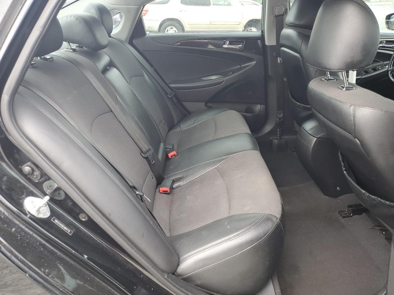 2014 Hyundai Sonata - Image 11