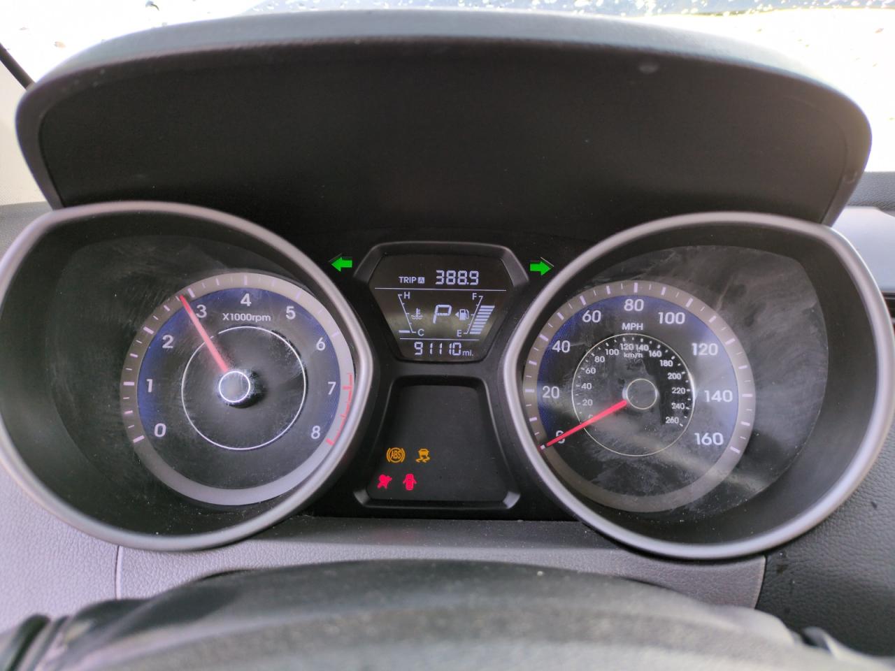 2014 Hyundai Elantra - Image 9