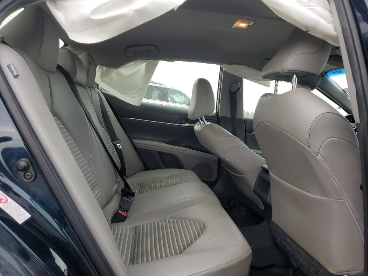 2018 Toyota Camry - Image 10