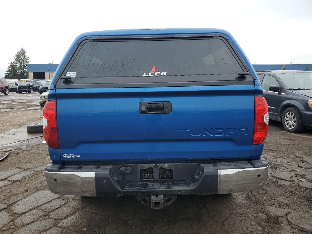 VIN 5TFDY5F16HX647724 2017 TOYOTA TUNDRA no.6