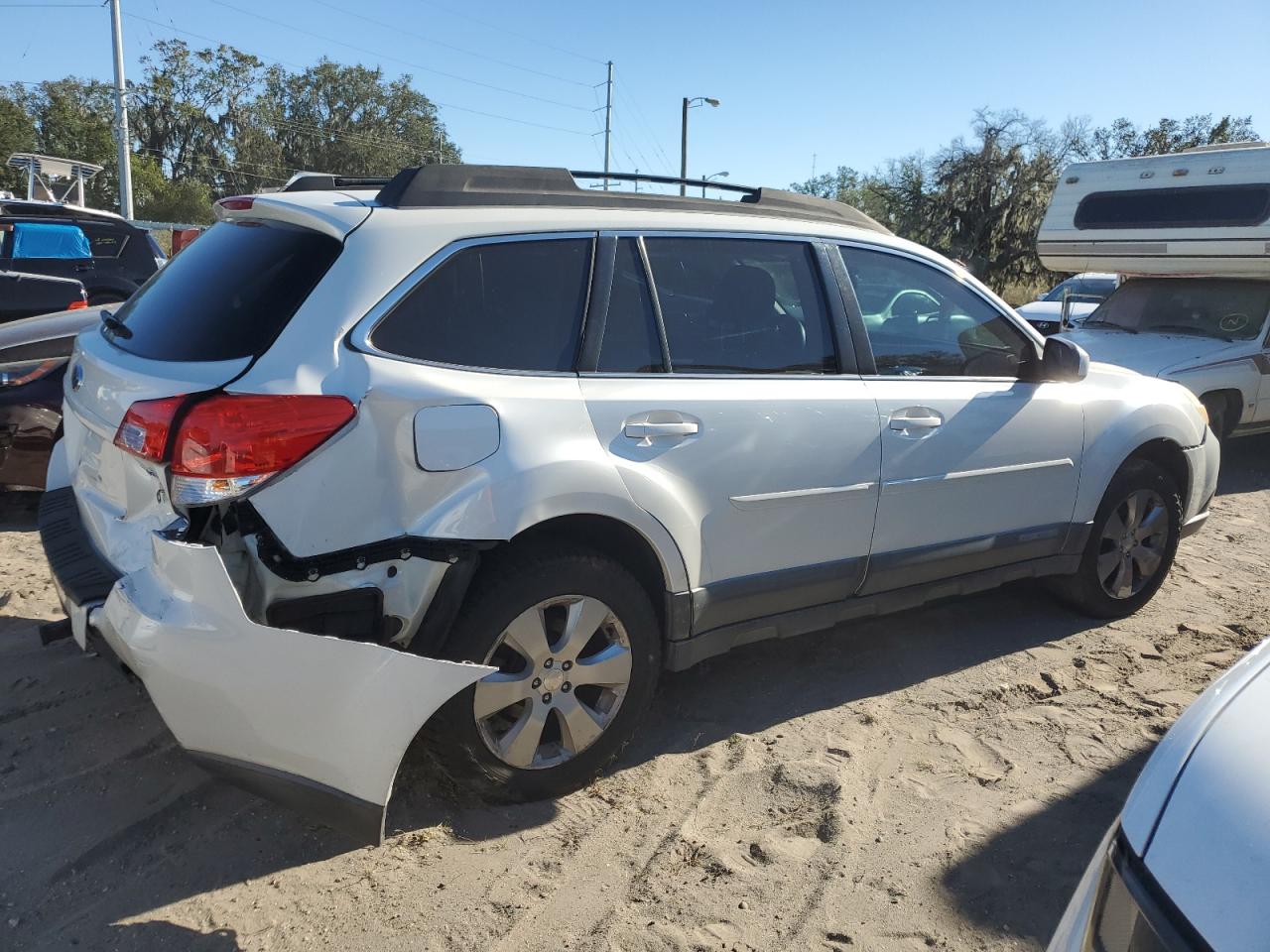 2011 Subaru Outback 2.5I Premium VIN: 4S4BRBCC1B3385629 Lot: 81833354