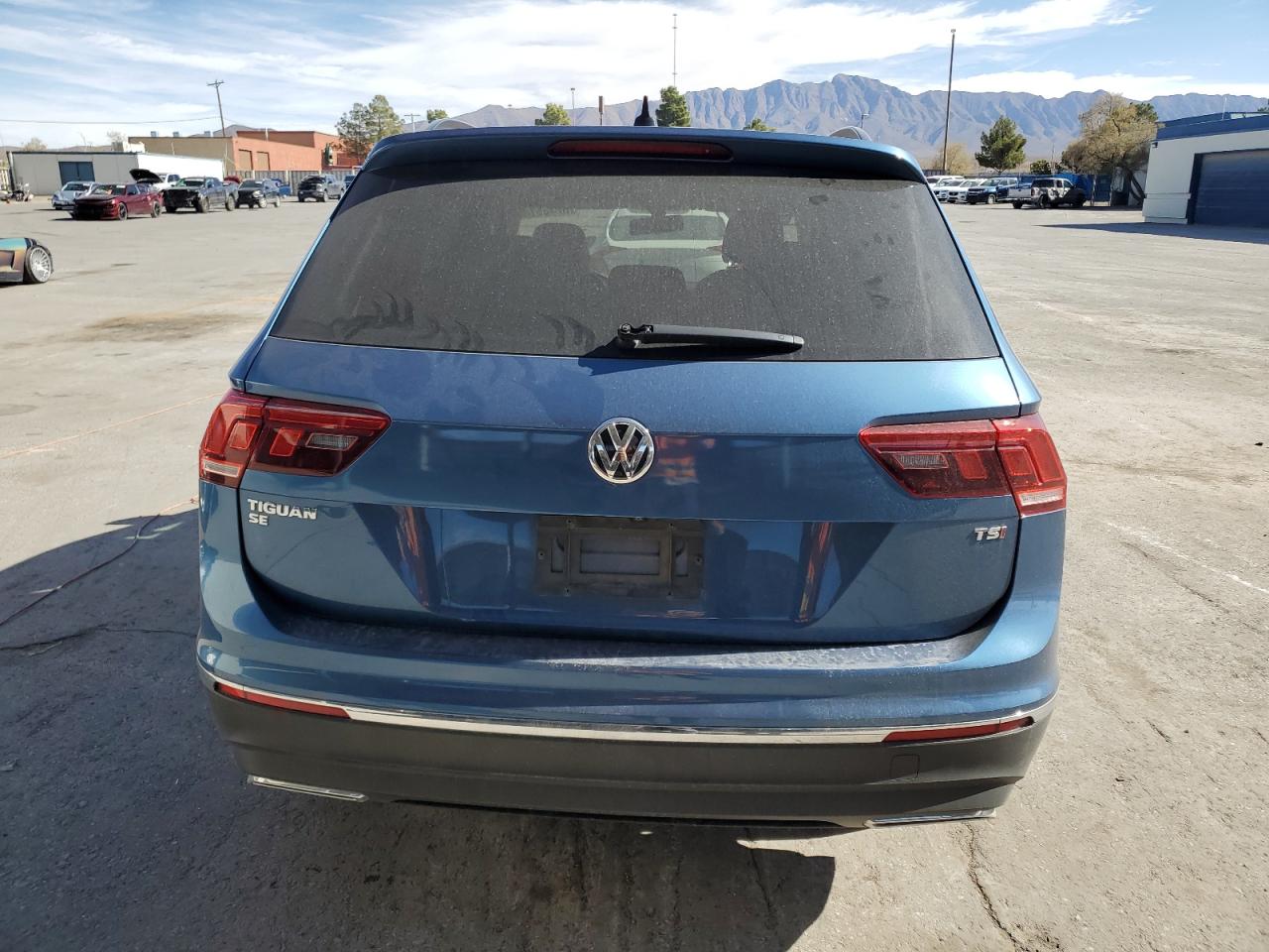 VIN 3VV3B7AX9JM018704 2018 VOLKSWAGEN TIGUAN no.6