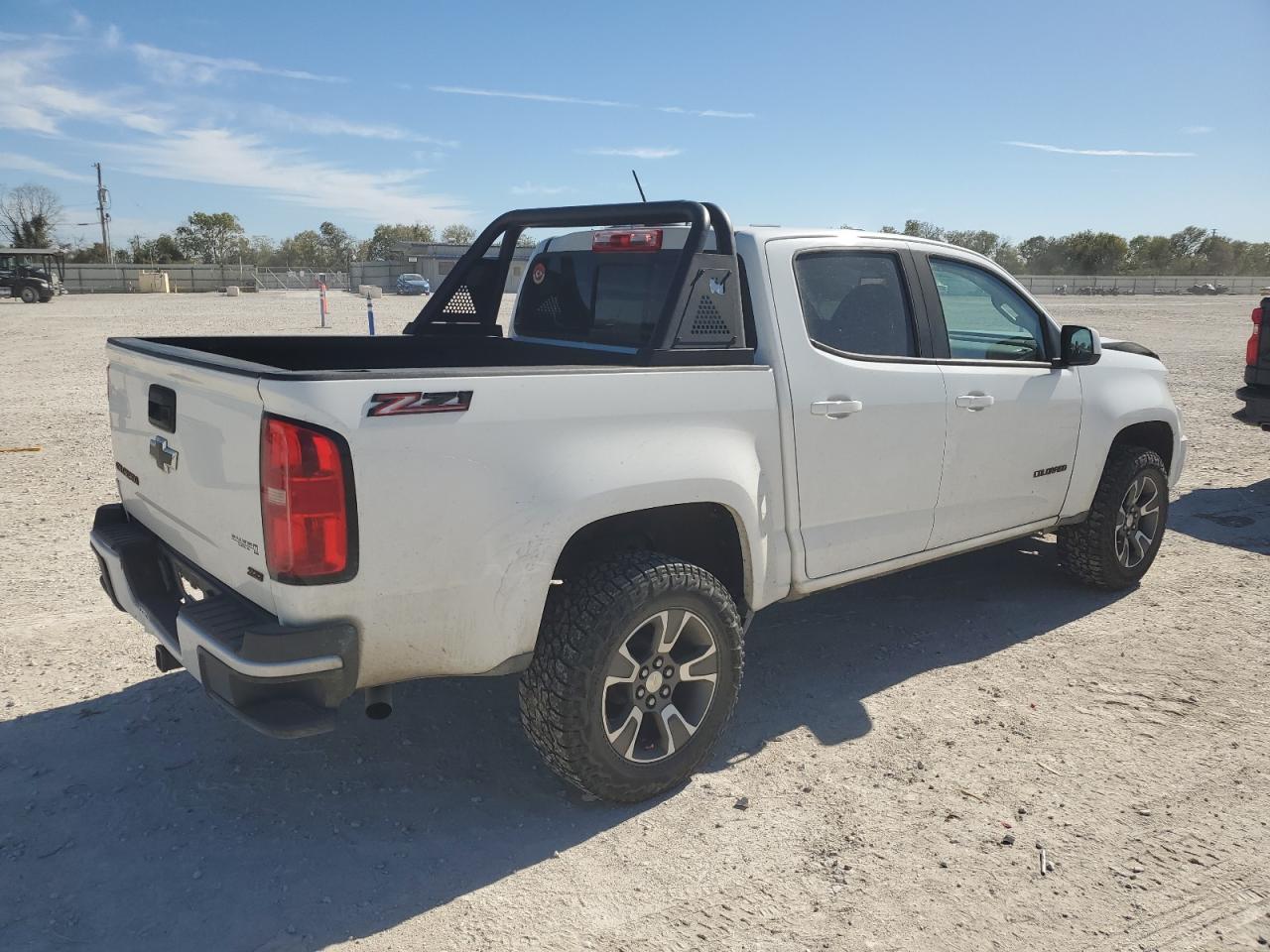 2016 Chevrolet Colorado - Image 3