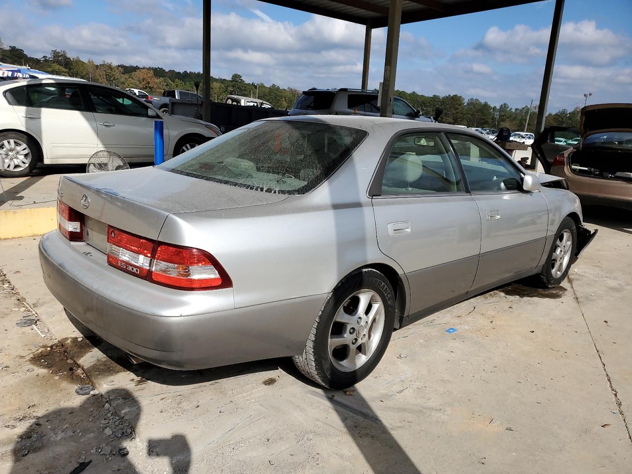 2001 Lexus ES - Image 3