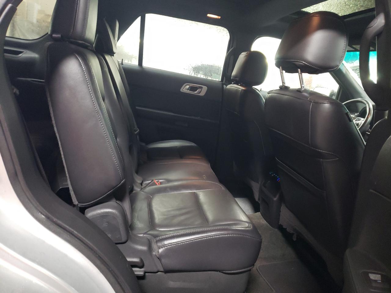 2011 Ford Explorer - Image 11