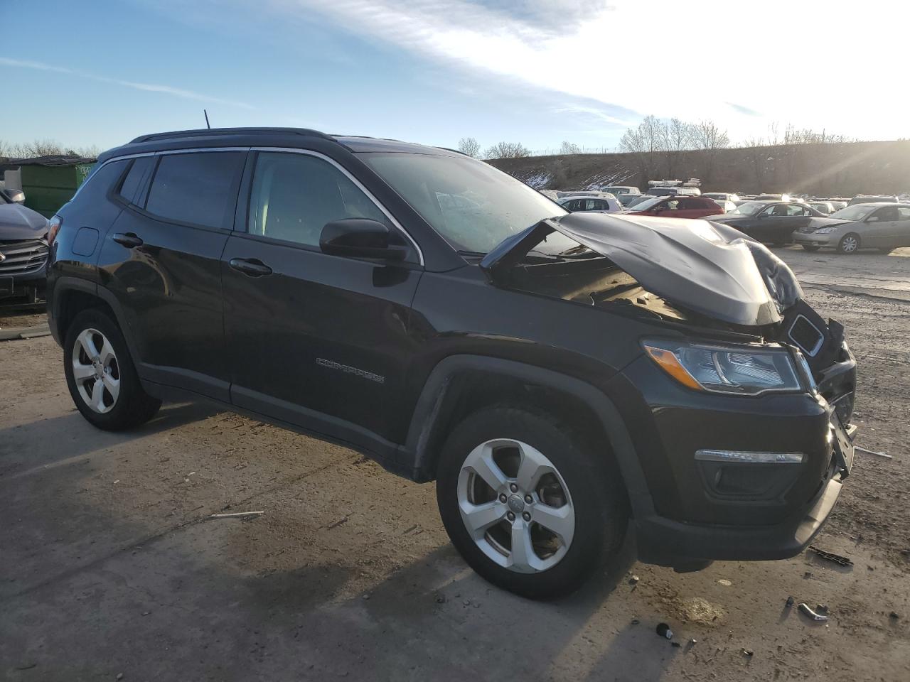 VIN 3C4NJDBB4HT680329 2017 JEEP COMPASS no.4