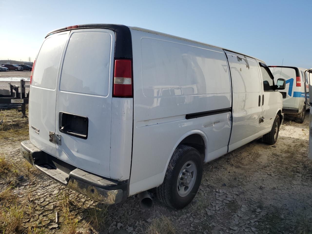 VIN 1GCZGUCL1D1160744 2013 CHEVROLET EXPRESS no.3