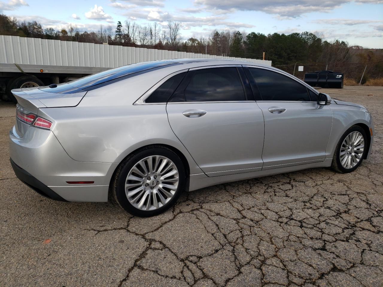 2016 Lincoln MKZ - Image 3