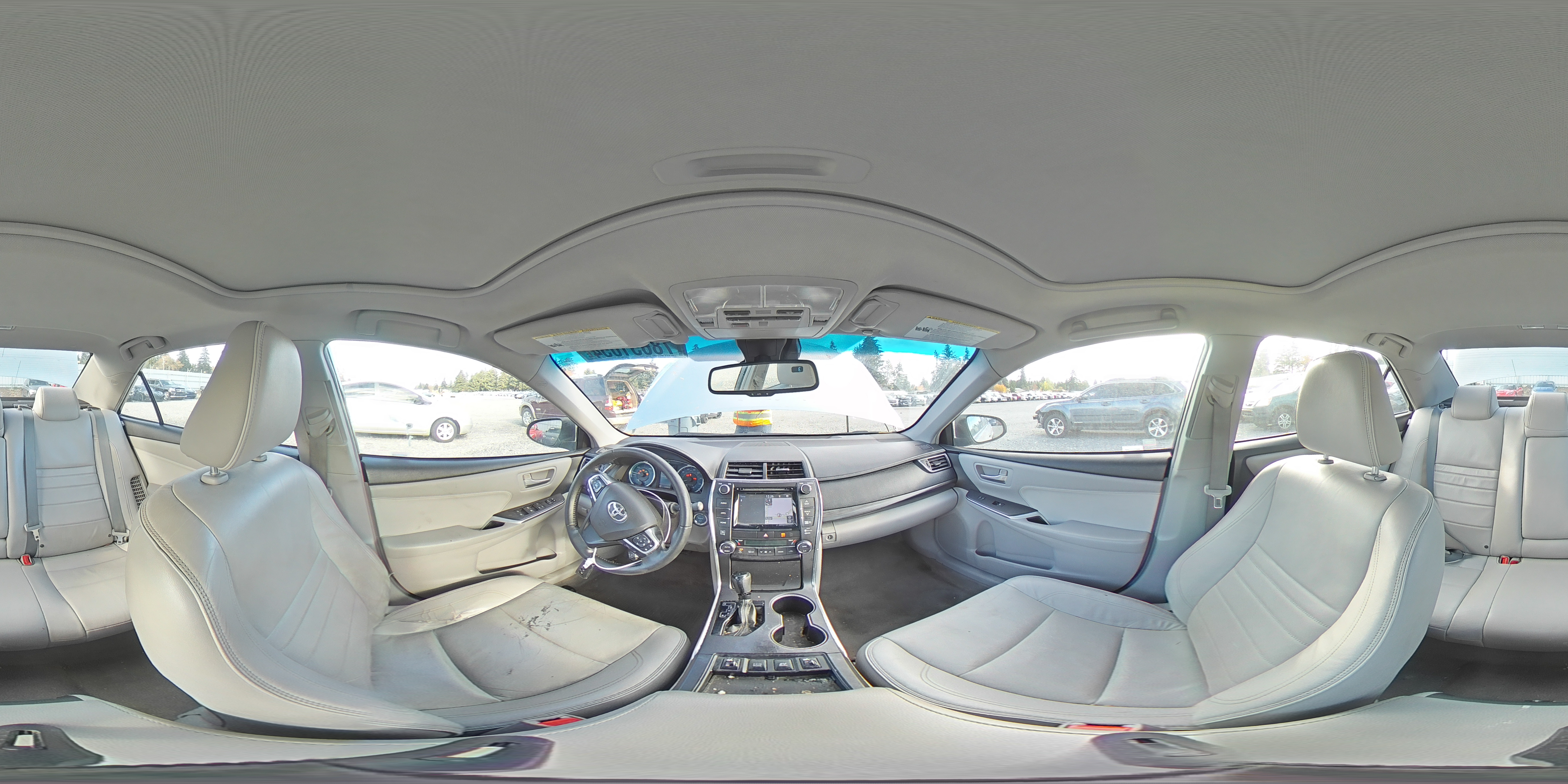 2015 Toyota Camry - Image 13
