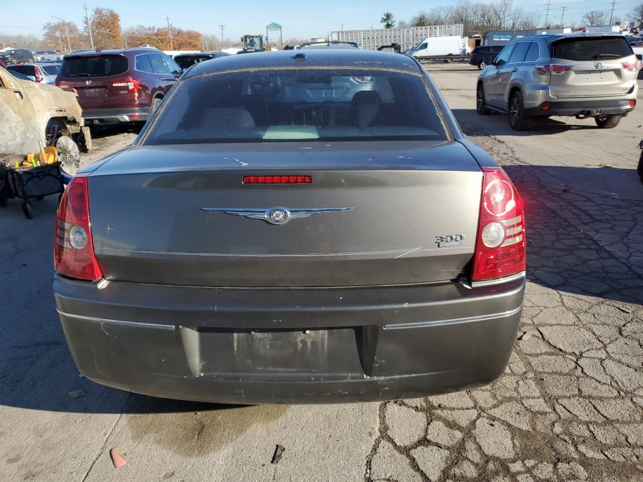 2010 Chrysler 300 - Image 6