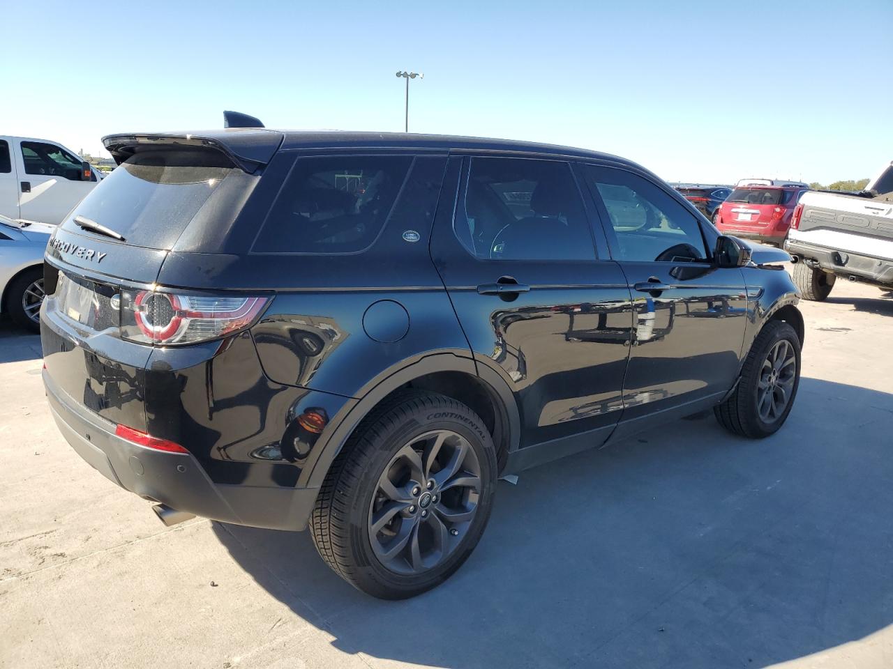 2019 Land Rover Discovery - Image 3