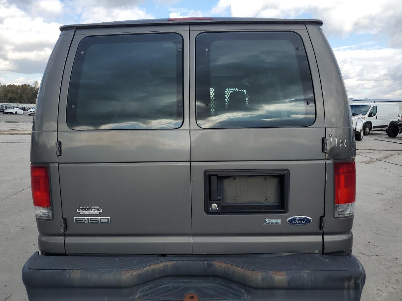 2009 Ford Econoline - Image 10