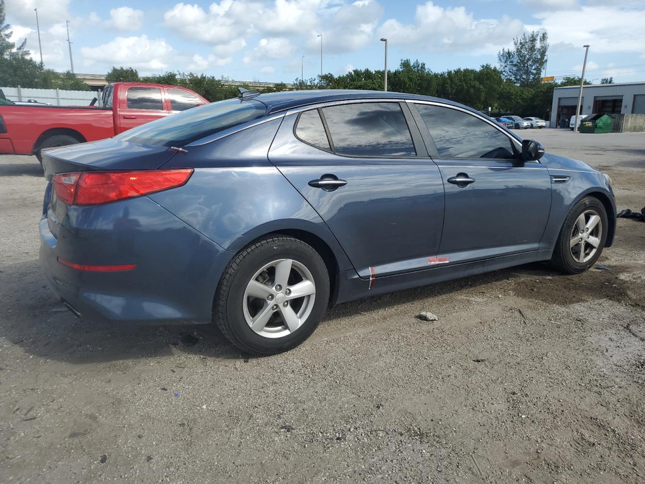 VIN 5XXGM4A71FG440693 2015 KIA OPTIMA no.3