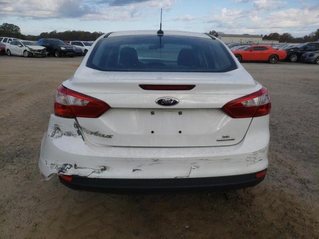 Sedans FORD FOCUS 2014 White