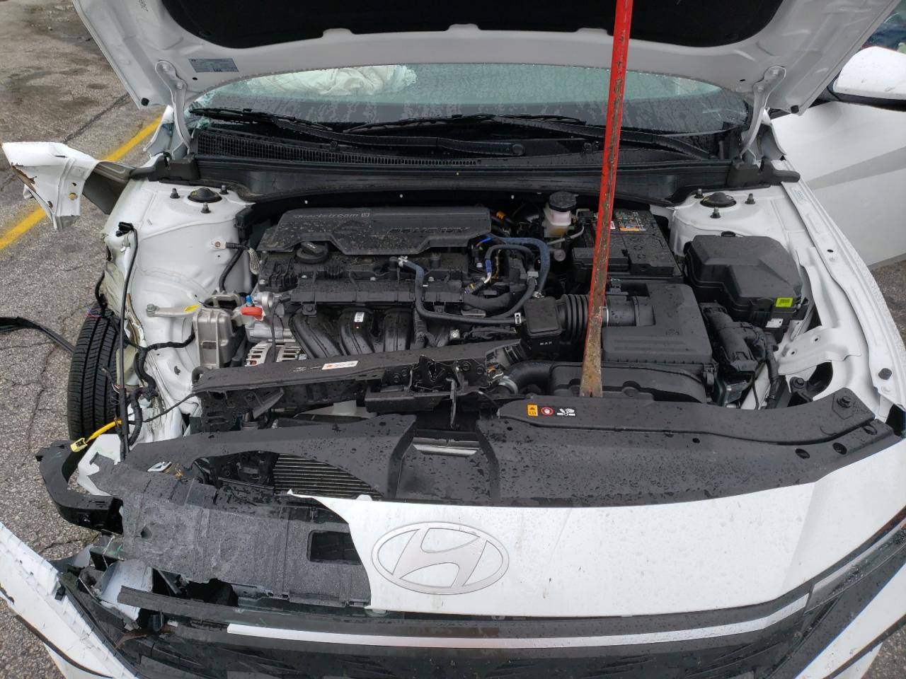 2024 Hyundai Elantra - Image 11