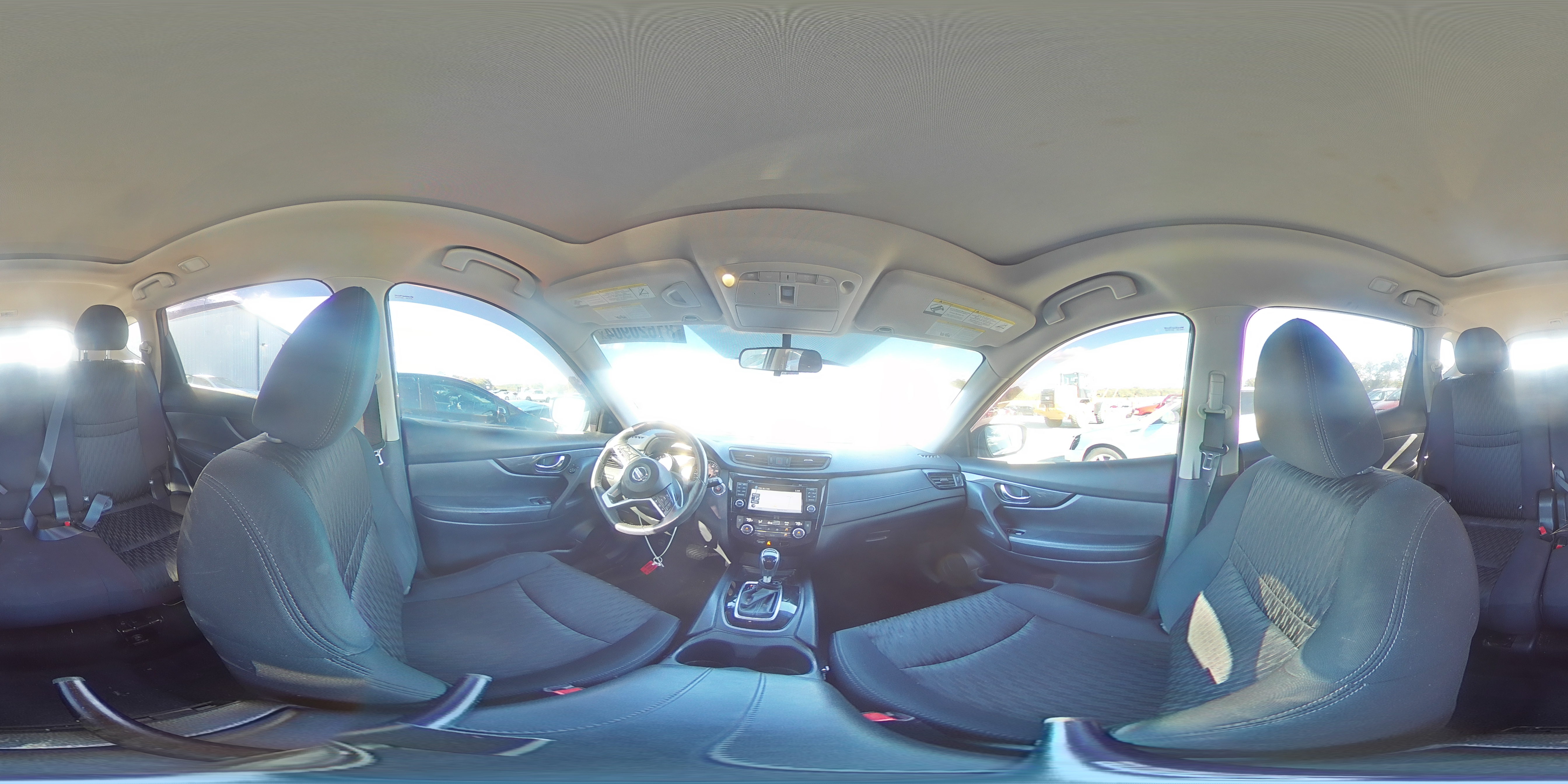 2017 Nissan Rogue - Image 16
