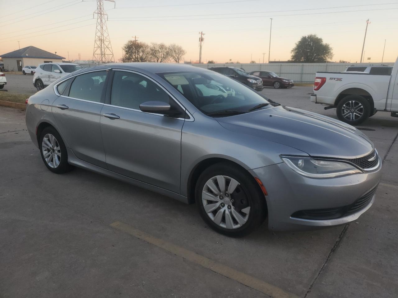 2015 Chrysler 200 - Image 4