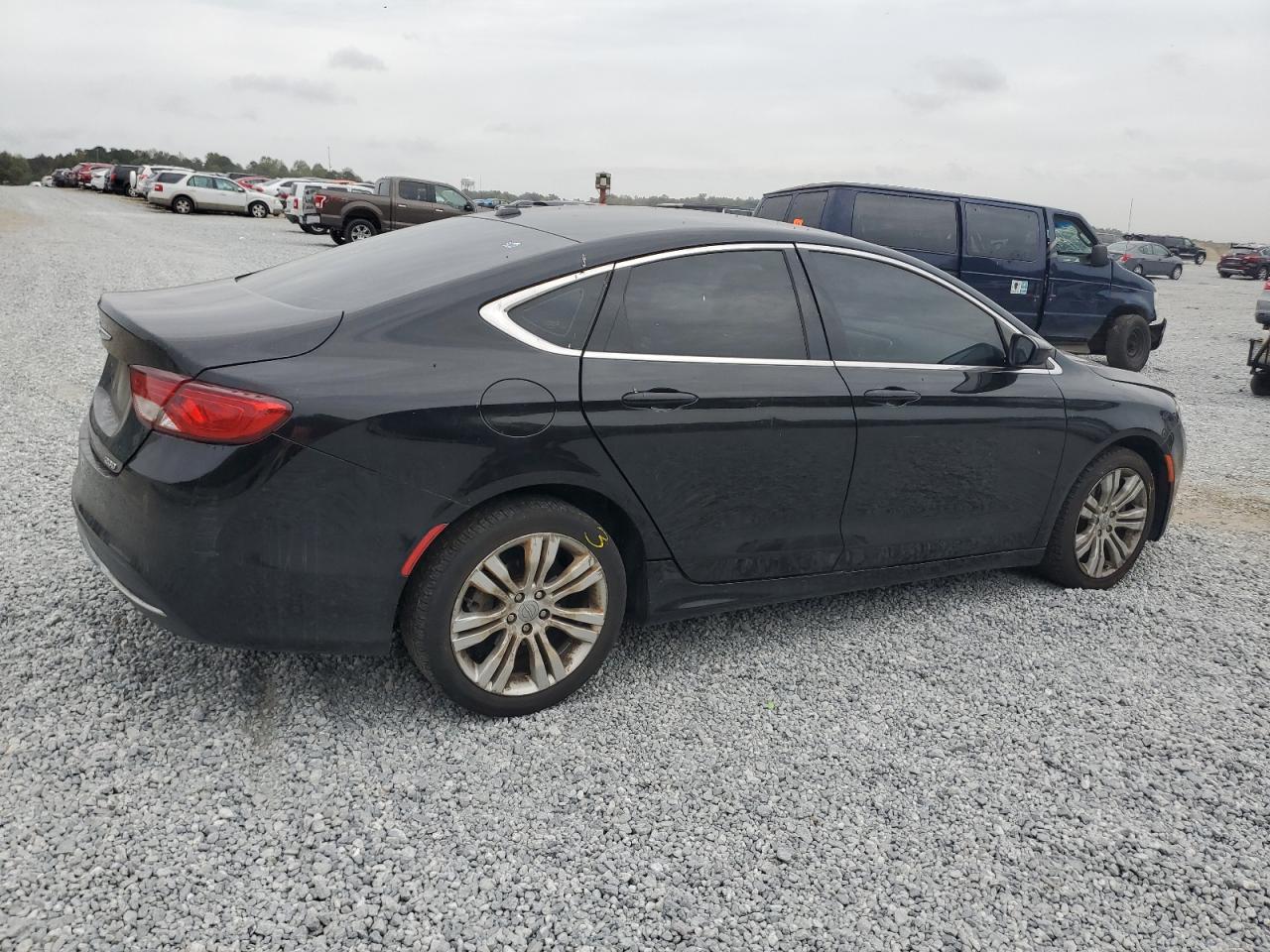 2015 Chrysler 200 - Image 3