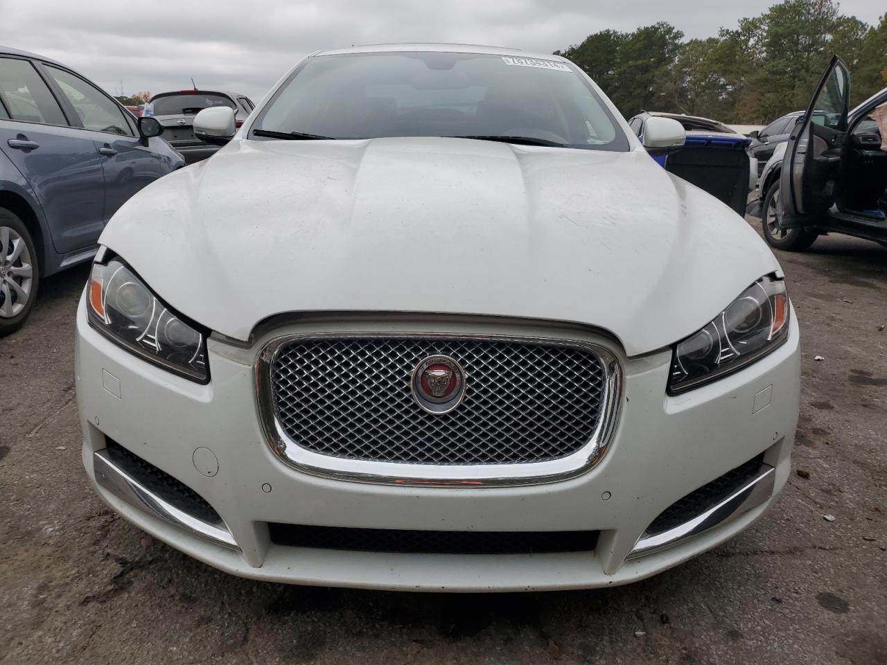 2015 Jaguar XF - Image 5