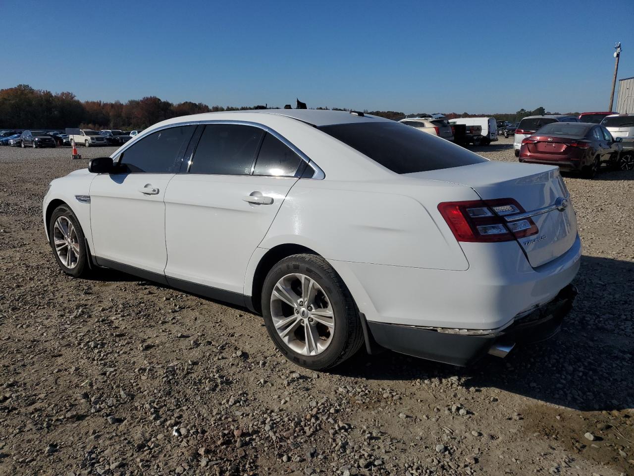 2018 Ford Taurus - Image 2