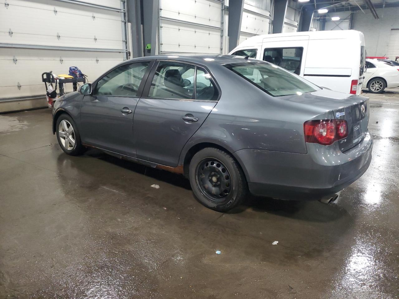 2009 Volkswagen Jetta - Image 2