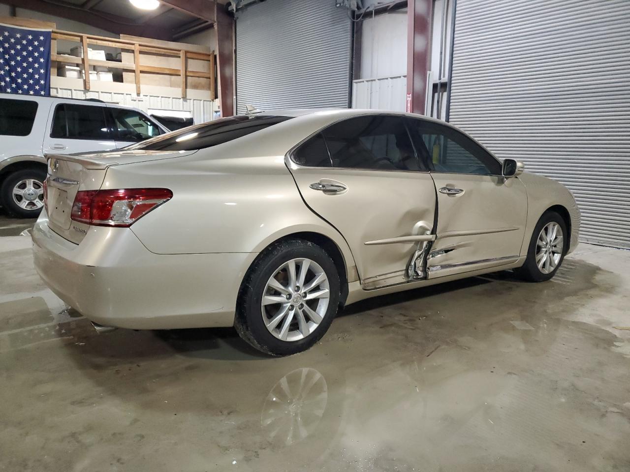 2011 Lexus ES - Image 3