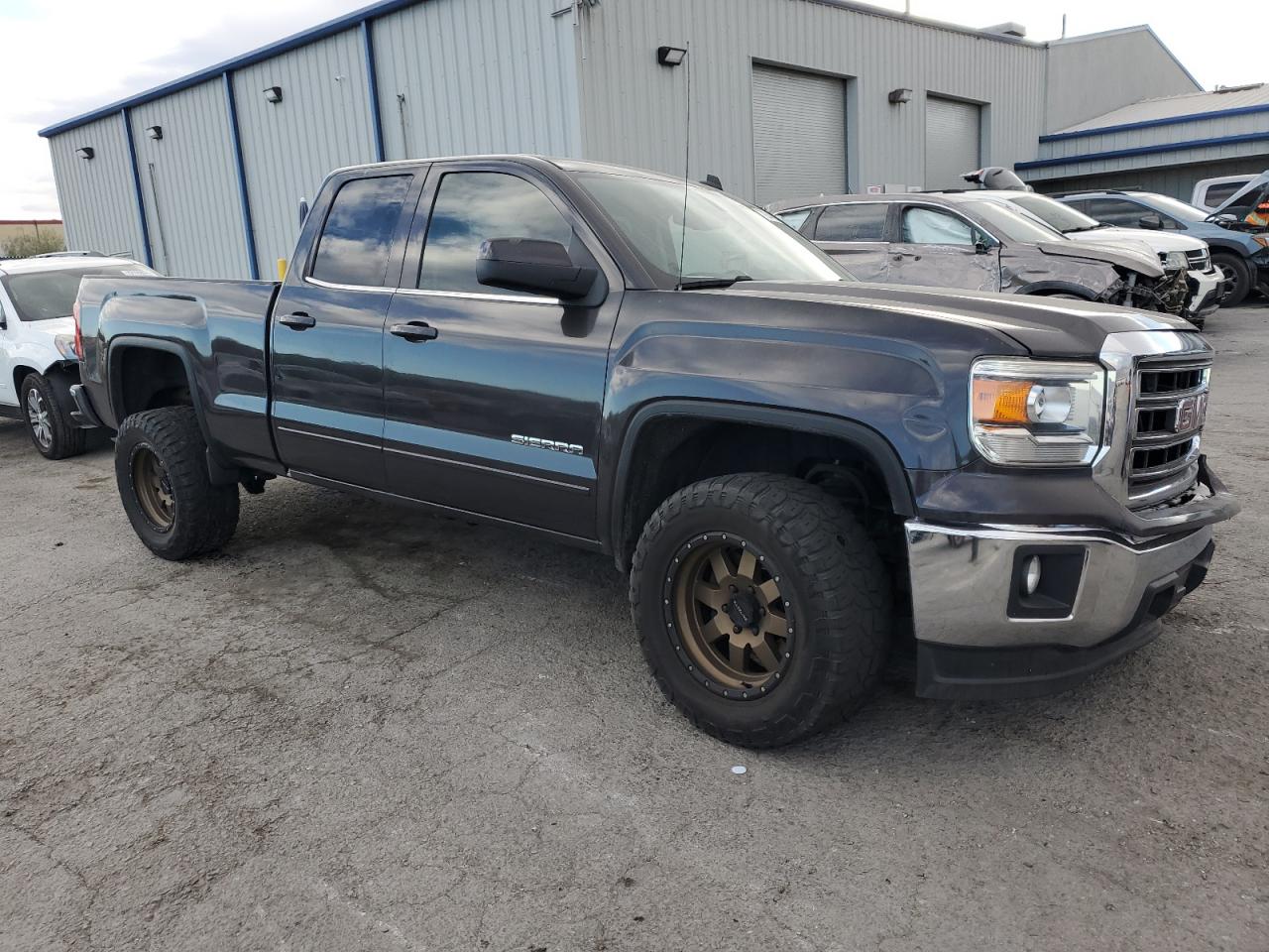 2014 GMC Sierra - Image 4