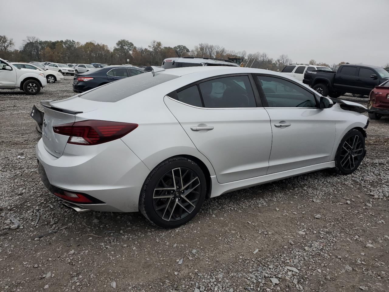 2019 Hyundai Elantra - Image 3