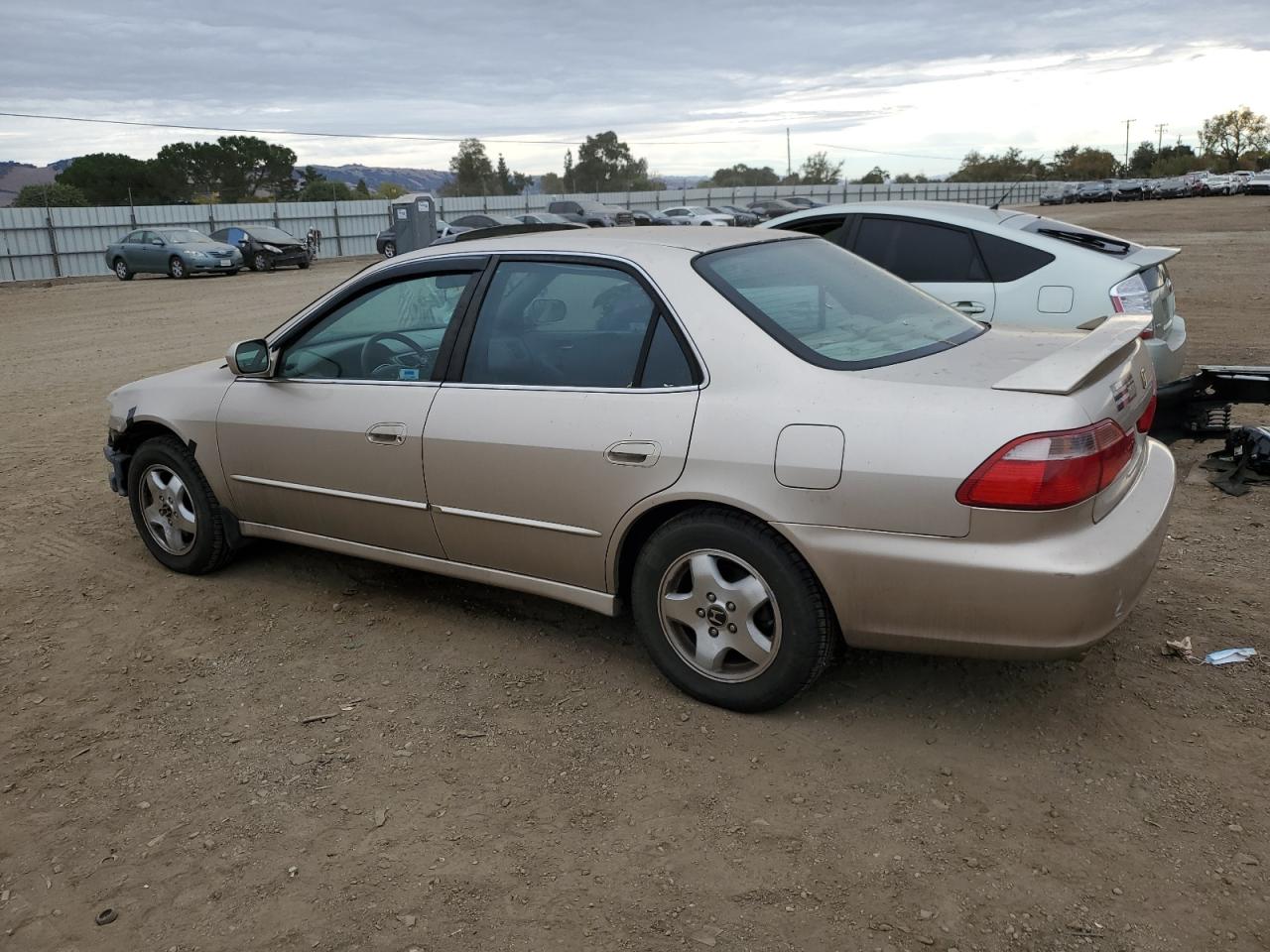 2000 Honda Accord - Image 2