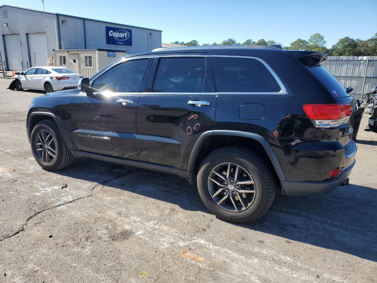 2017 Jeep Grand Cherokee - Image 2